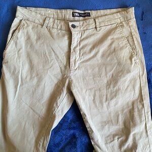 Zara Men's Pale Moss Green Chinos